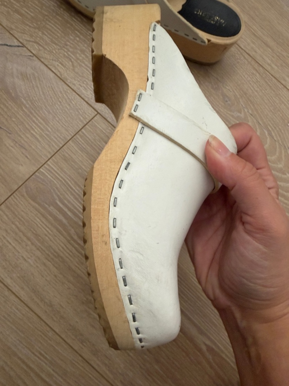 Swedish Hasbeens White Leather Clogs with Tan Wood Insole - Picture 3 of 7